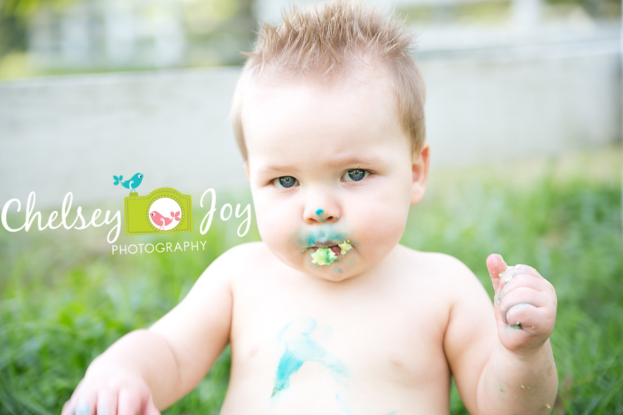 Jackson eats cake during his 1 year photo session. 