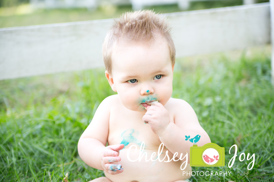 Jackson loved his birthday cake that he ate during the photo session. 