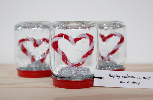 A list of 10 fun and easy Valentine's Day crafts for kids.
