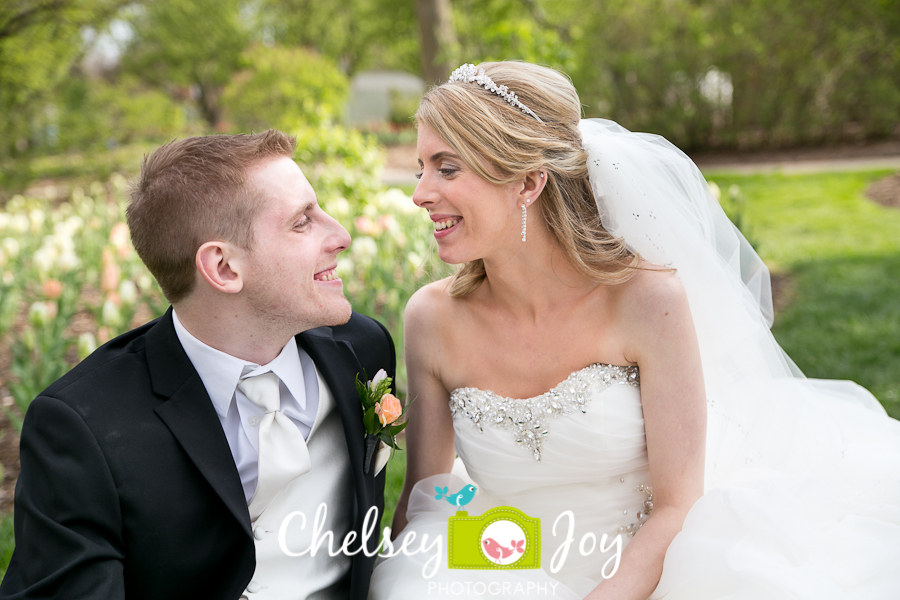 Glen Ellyn Candid Wedding Photographer