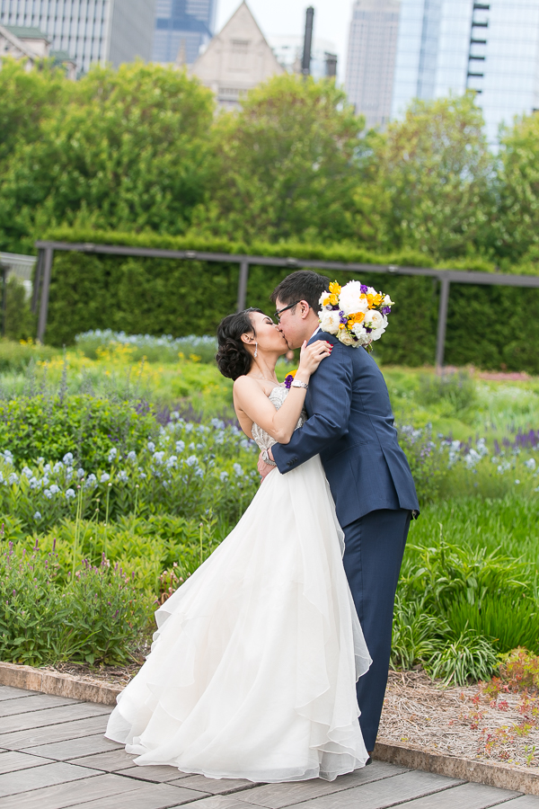 Chicago Romantic Wedding Photographer