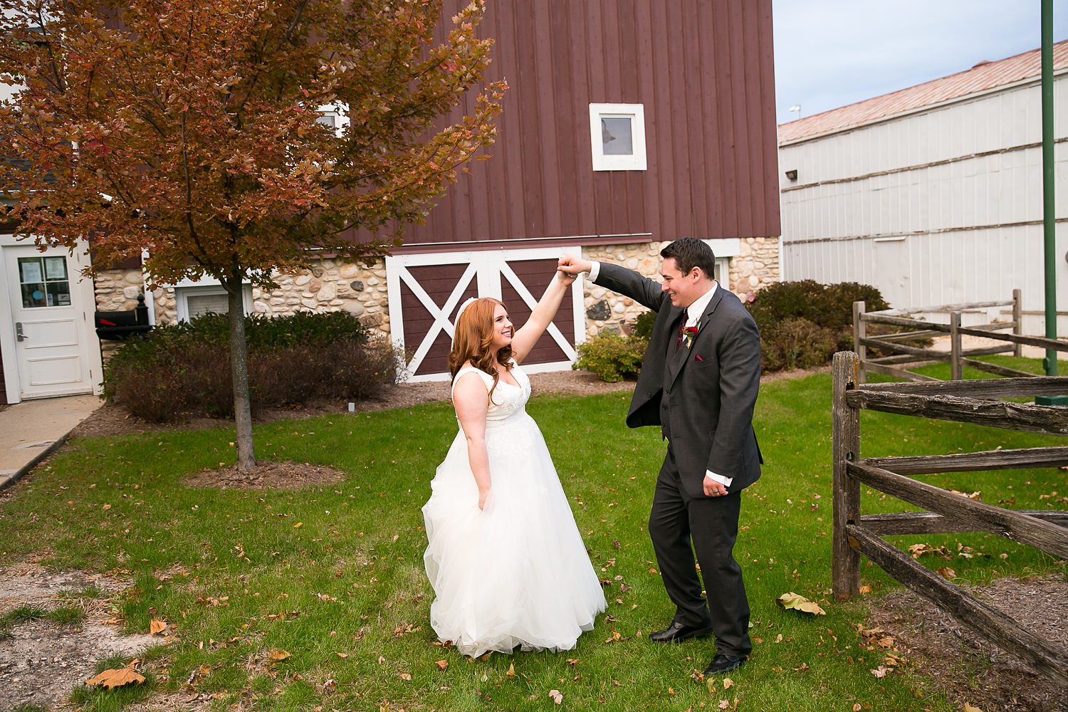 Hoosier Grove Barn Wedding in Streamwood