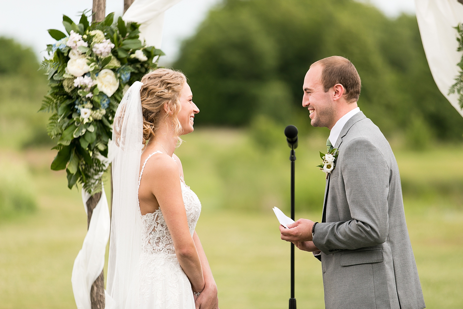 Clarksville TN Wedding Photographer Outdoor Ceremony